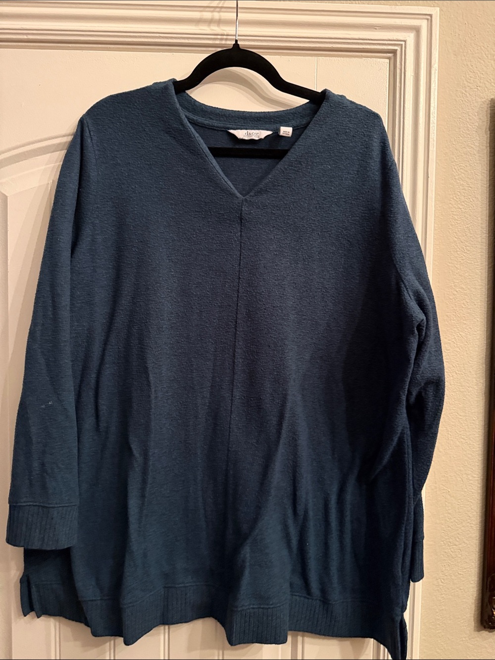 V-Neck Relaxed Knit Sweater in Teal Blue